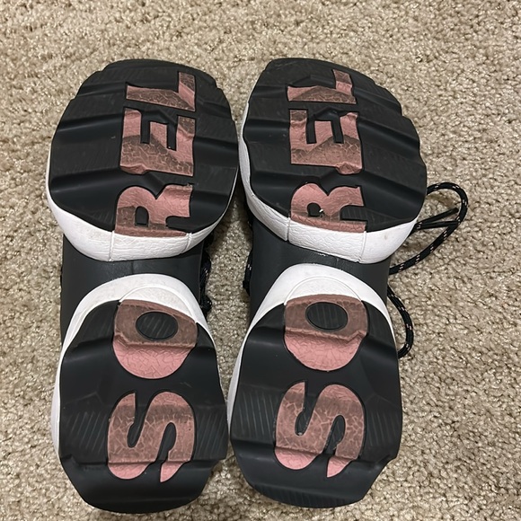 Sorel women’s sneakers /athletic shoes - Picture 4 of 5